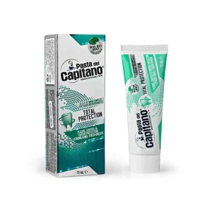 جدول مشخصات فنی ویژگی مشخصات برند Pasta del Capitano (پاستا دل کاپیتانو) کشور سازنده ایتالیا نام مدل Total Protection (محافظت کامل) ترکیبات کلیدی ویتامین‌های A, C, E، چیتوزان، عصاره مریم‌گلی (Bio Mint) عملکرد ضد پوسیدگی، تقویت لثه، ضد پلاک، خوشبوکننده فاقد مواد مضر فاقد پارابن، SLS، تری‌کلوزان و فرمالدهید حجم 75 میلی‌لیتر نوع بسته‌بندی تیوب با درب پیچی ۹. توضیحات تکمیلی (آموزشی و علمی - ۱۰۰۰+ کلمه) چرا خمیردندان‌های ایتالیایی پیشگام در صنعت سلامت دهان هستند؟ برند Pasta del Capitano که ریشه در تاریخ داروسازی ایتالیا (Farmaceutici Dottor Ciccarelli) دارد، همواره بر پایه تحقیقات کلینیکی عمل کرده است. در دنیای مدرن که محصولات بهداشتی اغلب حاوی ترکیبات سنتتیک پرخاشگرانه هستند، این برند با تمرکز بر استفاده از ترکیبات زیستی (Bio-ingredients) و حذف مواد بحث‌برانگیز، استانداردهای جدیدی تعریف کرده است. ۱. تحلیل فرمولاسیون: چرا ویتامین‌های A, C, E حیاتی هستند؟ در بسیاری از خمیردندان‌ها، تمرکز تنها بر حذف پلاک است؛ اما رویکرد علمی Total Protection متفاوت است. ویتامین A: نقش کلیدی در سلامت مخاط دهان و بافت‌های نرم لثه ایفا می‌کند و به بازسازی سلولی کمک می‌نماید. ویتامین C: به عنوان یک آنتی‌اکسیدان قوی، باعث تقویت عروق خونی لثه و جلوگیری از خونریزی لثه (Gingivitis) می‌شود. ویتامین E: به بهبود التهابات بافتی کمک کرده و لایه‌ای محافظ برای جلوگیری از پیری زودرس بافت لثه ایجاد می‌کند. ۲. مکانیسم دفاعی چیتوزان و سولفات روی یکی از نقاط قوت فنی این محصول، استفاده از چیتوزان (Chitosan) است. این پلیمر طبیعی (برگرفته از منابع دریایی)، خاصیت چسبندگی بالایی دارد که باعث می‌شود مواد فعال خمیردندان به جای شسته شدن سریع، برای مدت زمان طولانی‌تری روی سطح دندان و لثه باقی بمانند. همچنین سولفات روی (Zinc Sulfate) موجود در فرمول، با متوقف کردن فعالیت باکتری‌های مولد بوی بد دهان و جلوگیری از تشکیل تارتار (جرم دندانی)، نقش اصلی را در محافظت طولانی‌مدت بازی می‌کند. ۳. عصاره مریم‌گلی (Sage)؛ فراتر از یک خوشبوکننده عصاره مریم‌گلی در طب سنتی و نوین دندانپزشکی، به عنوان یک عامل ضدعفونی‌کننده طبیعی شناخته می‌شود. تحقیقات منتشر شده در ژورنال‌های معتبر دندانپزشکی نشان می‌دهد که مریم‌گلی می‌تواند تا حد زیادی بار میکروبی دهان را کاهش داده و از التهابات مزمن لثه پیشگیری کند. ترکیب این عصاره با «نعنای ارگانیک» (Bio Mint)، تجربه‌ای از پاکیزگی ماندگار و بدون حس سوزش را برای کاربر فراهم می‌کند. ۴. استانداردهای سلامت (Free-From Philosophy) بسیاری از خمیردندان‌های تجاری از SLS (سدیم لوریل سولفات) برای ایجاد کف استفاده می‌کنند که در بسیاری از افراد منجر به آفت دهان و خشکی مخاط می‌شود. حذف SLS و پارابن در این محصول، نشانه احترام به سلامت فیزیولوژیک دهان است. همچنین عدم وجود تری‌کلوزان، که امروزه به دلیل مسائل زیست‌محیطی و اثرات تجمعی در بدن مورد بحث است، این محصول را در رده “Clean Beauty” قرار می‌دهد. ۵. راهنمای کاربردی برای اثربخشی حداکثری برای رسیدن به بهترین نتیجه از خمیردندان محافظت کامل پاستا دل کاپیتانو: تکنیک مسواک زدن: حداقل ۲ دقیقه زمان بگذارید تا مواد فعال (به‌ویژه کمپلکس ویتامین‌ها) فرصت نفوذ به بافت لثه و مینا را داشته باشند. تأثیر در شب: توصیه می‌شود حداقل یک بار در روز (قبل از خواب) از این خمیردندان استفاده کنید تا خواص محافظتی ویتامین‌ها در طول شب که جریان بزاق کاهش می‌یابد، در دهان باقی بمانند. مکمل: اگر از واترجت یا مسواک بین‌دندانی استفاده می‌کنید، این محصول به دلیل فرمولاسیون غنی، بهترین گزینه برای محیط‌هایی است که در معرض التهاب هستند. ۶. نتیجه‌گیری علمی خمیردندان Pasta del Capitano Total Protection فراتر از یک پاک‌کننده ساده است؛ این یک “مکمل بهداشتی” برای دندان‌ها و لثه‌های شماست. با انتخاب این محصول، شما در واقع روی سلامت بلندمدت دهان خود سرمایه‌گذاری می‌کنید و از آسیب‌های ناشی از مواد شیمیایی خشن در امان خواهید ماند. (منابع مورد استفاده در نگارش: دانش‌نامه داروسازی دندانپزشکی، مطالعات کلینیکی بر روی خواص ضدالتهابی مریم‌گلی در سلامت دهان، و کتب مرجع بهداشت دهان و دندان - استاندارد ISO 11609).